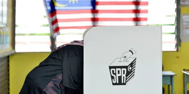 马来西亚举行大选 首次出现“悬峙国会”