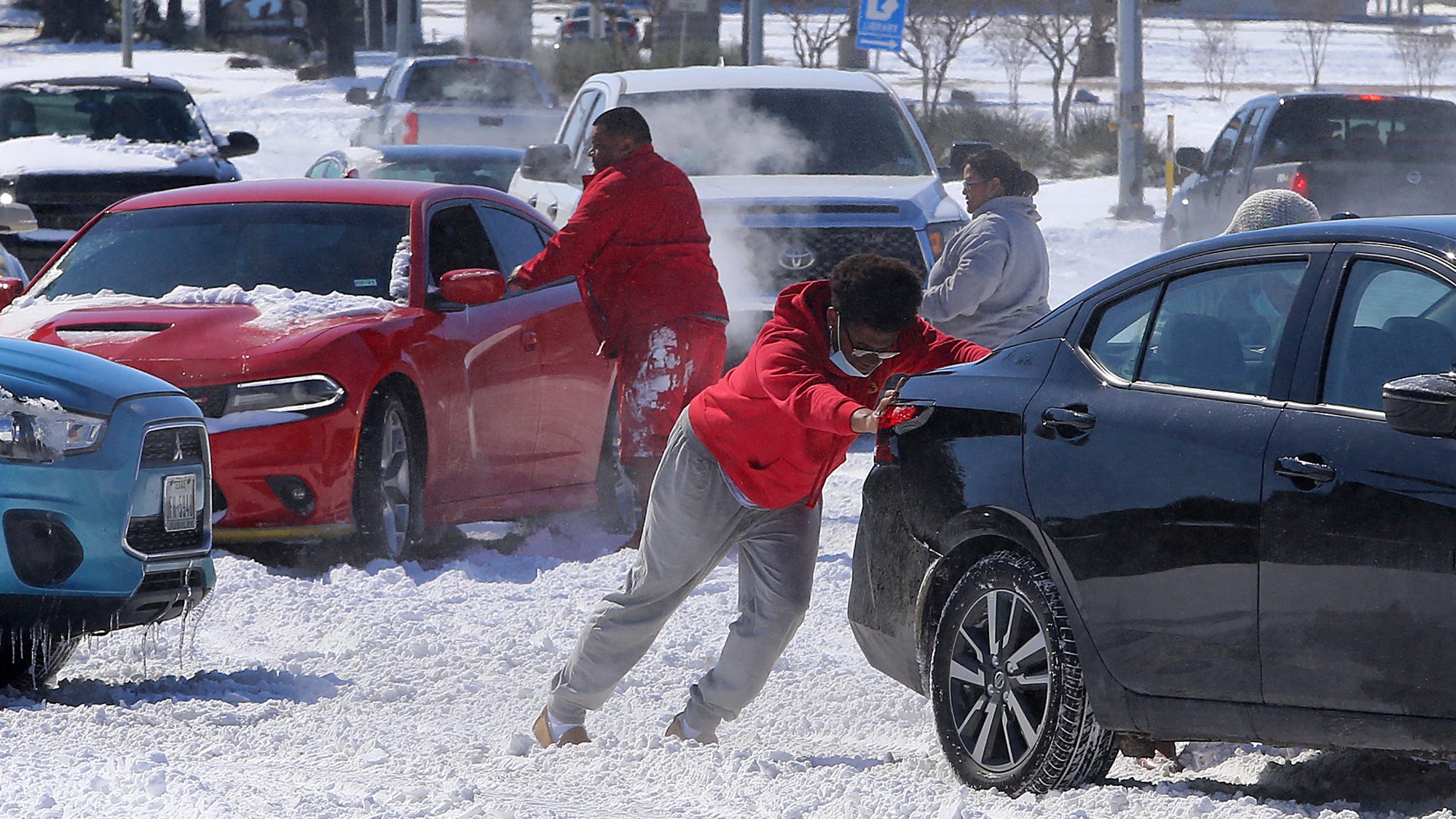 789388ef-0573-47c5-8b1a-4c55cccdd3b2-ap_aptopix_winter_weather_texas.jpg