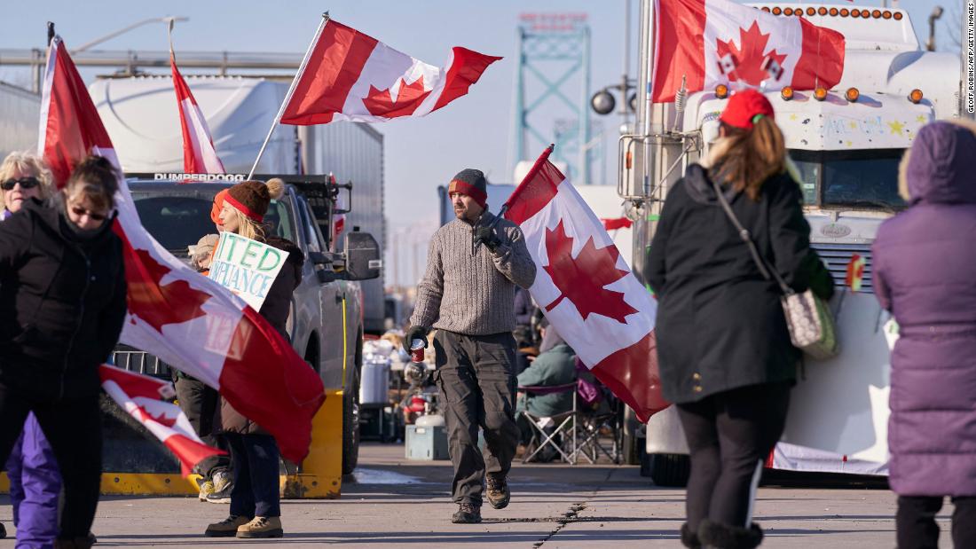 220209234017-canada-trucker-protest-02092022-super-tease.jpg